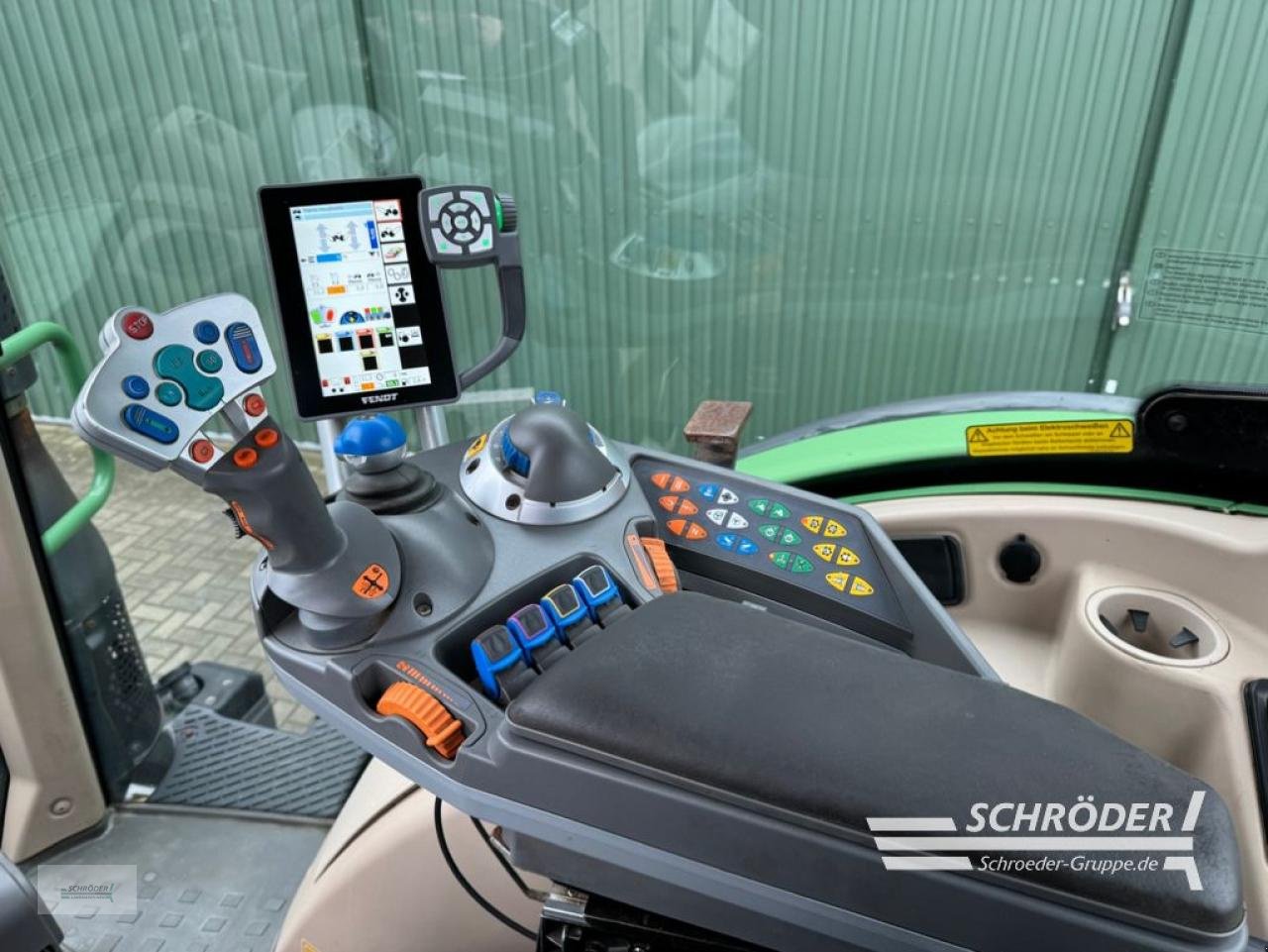 Traktor typu Fendt 724 VARIO SCR PROFI, Gebrauchtmaschine v Twistringen (Obrázek 3)