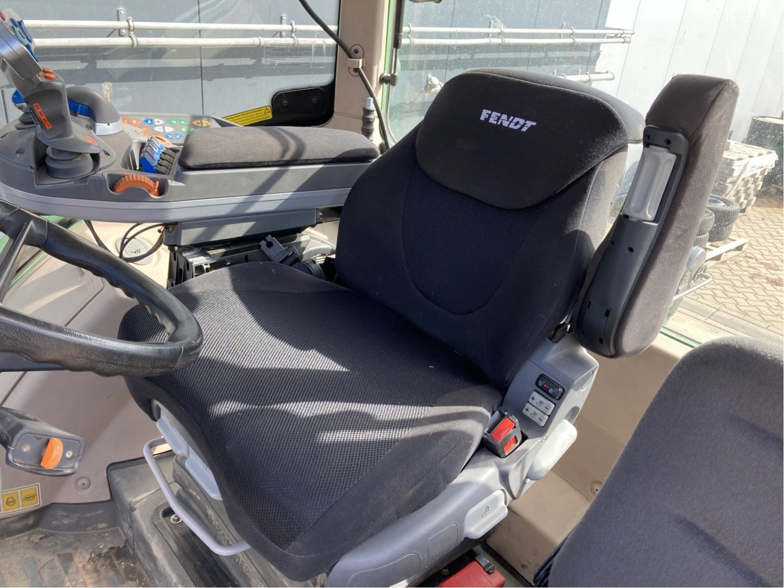 Traktor des Typs Fendt 724 Vario SCR, Gebrauchtmaschine in Gadenstedt (Bild 11)