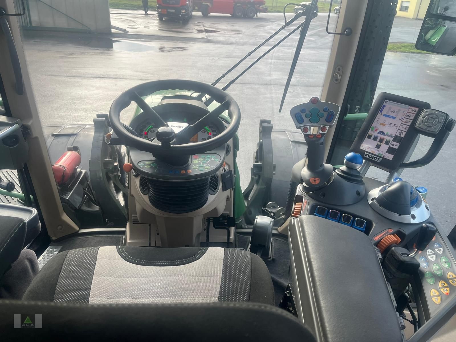 Traktor от тип Fendt 724 Vario, Gebrauchtmaschine в Markt Hartmannsdorf (Снимка 4)