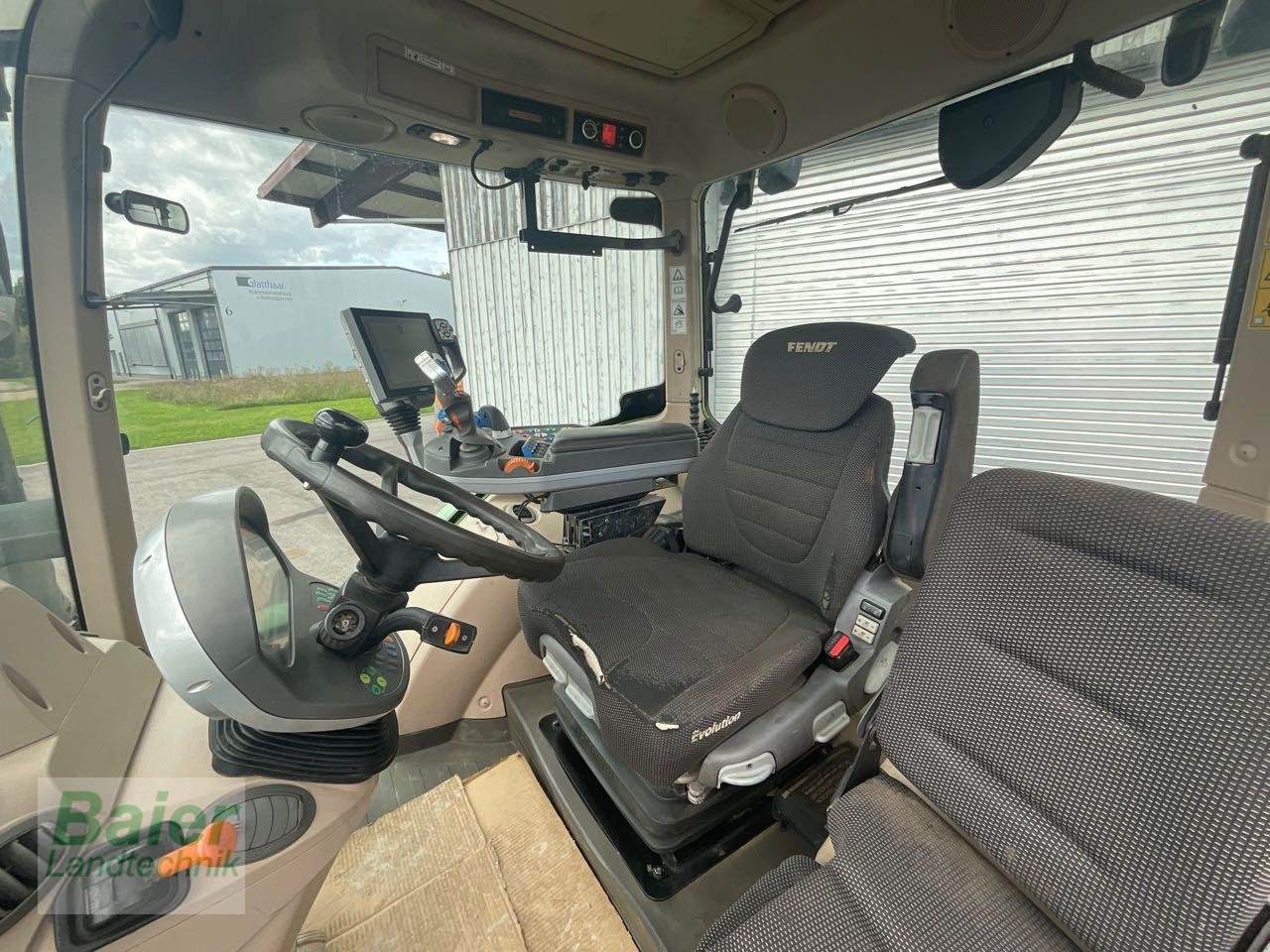 Traktor типа Fendt 724 Vario, Gebrauchtmaschine в OBERNDORF-HOCHMOESSINGEN (Фотография 4)