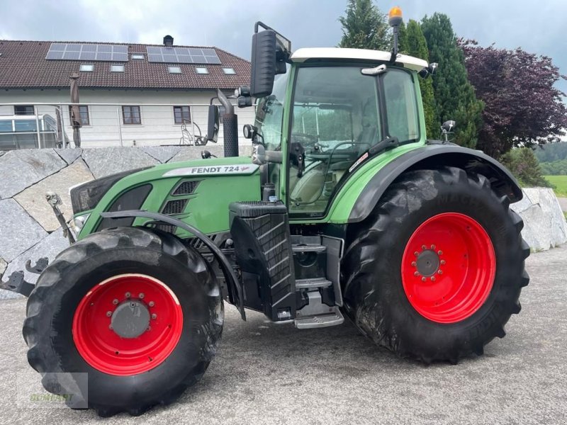 Traktor des Typs Fendt 724 Vario, Gebrauchtmaschine in Bad Leonfelden (Bild 1)