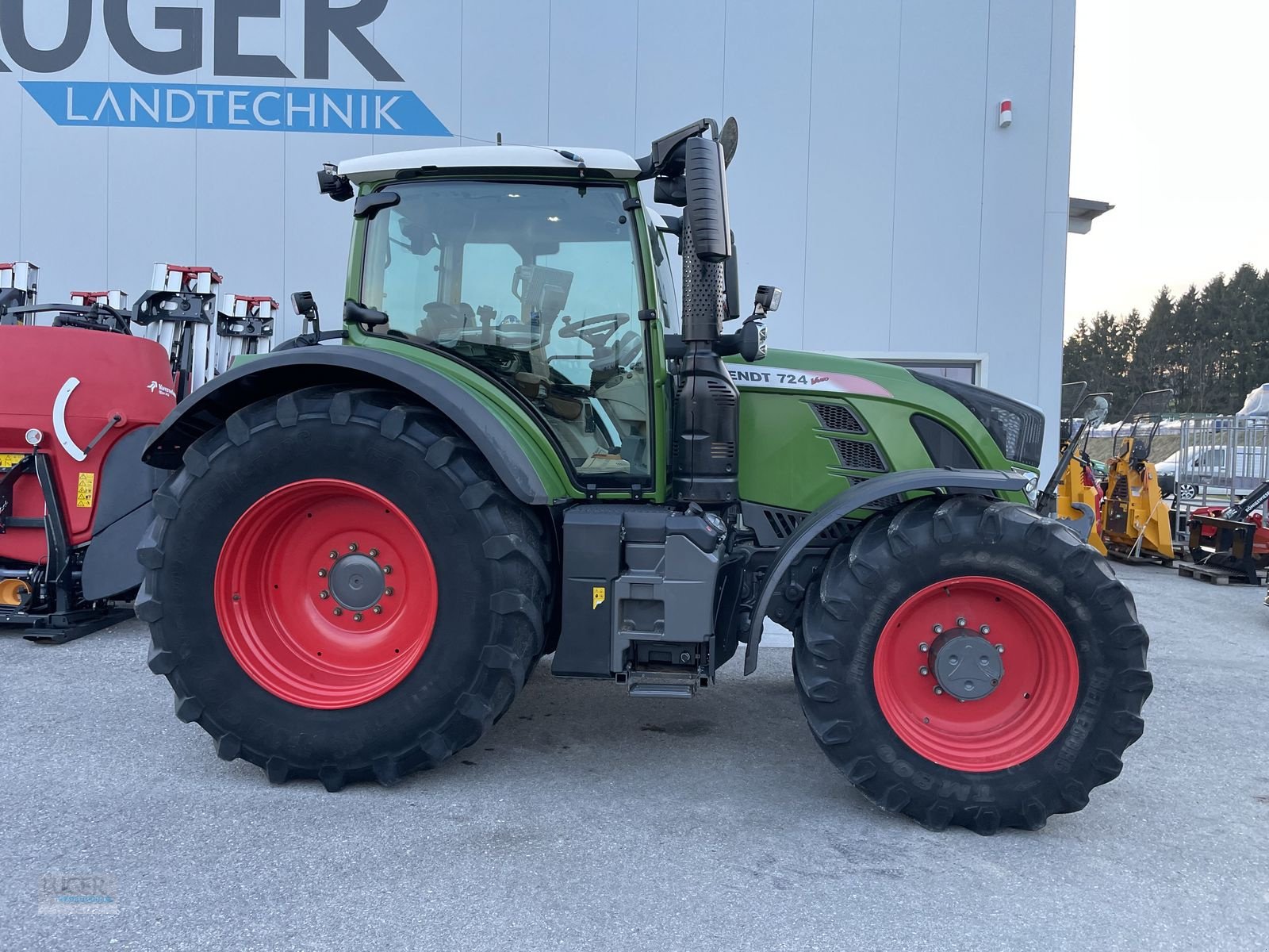 Traktor типа Fendt 724 Vario, Gebrauchtmaschine в Niederkappel (Фотография 2)