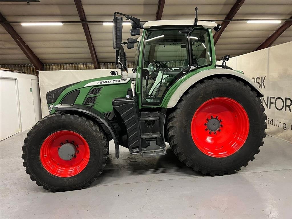 Traktor des Typs Fendt 724 Vario, Gebrauchtmaschine in Ølen (Bild 11)