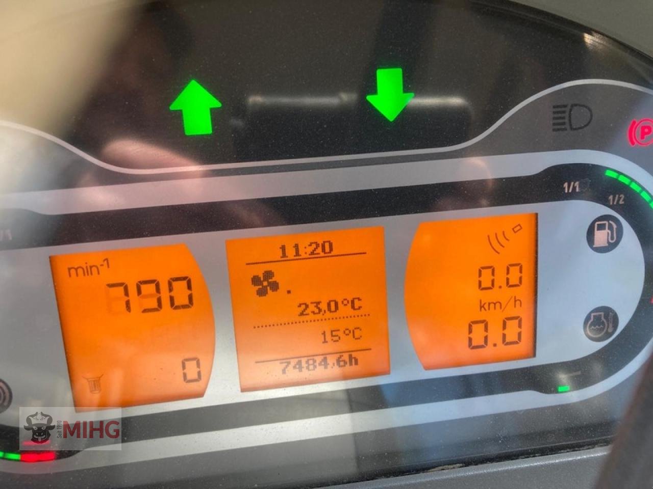 Traktor типа Fendt 724 VARIO, Gebrauchtmaschine в Dummerstorf OT Petschow (Фотография 7)