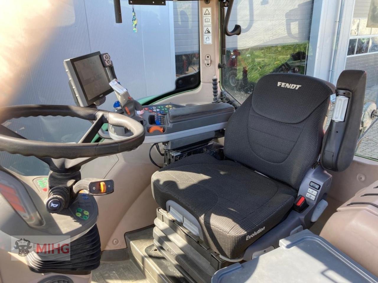 Traktor типа Fendt 724 VARIO, Gebrauchtmaschine в Dummerstorf OT Petschow (Фотография 8)