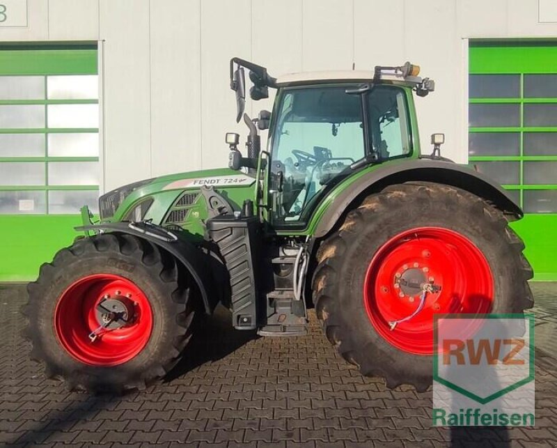 Traktor des Typs Fendt 724 Vario, Gebrauchtmaschine in Saulheim (Bild 1)