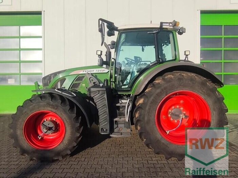 Traktor des Typs Fendt 724 Vario, Gebrauchtmaschine in Saulheim (Bild 1)