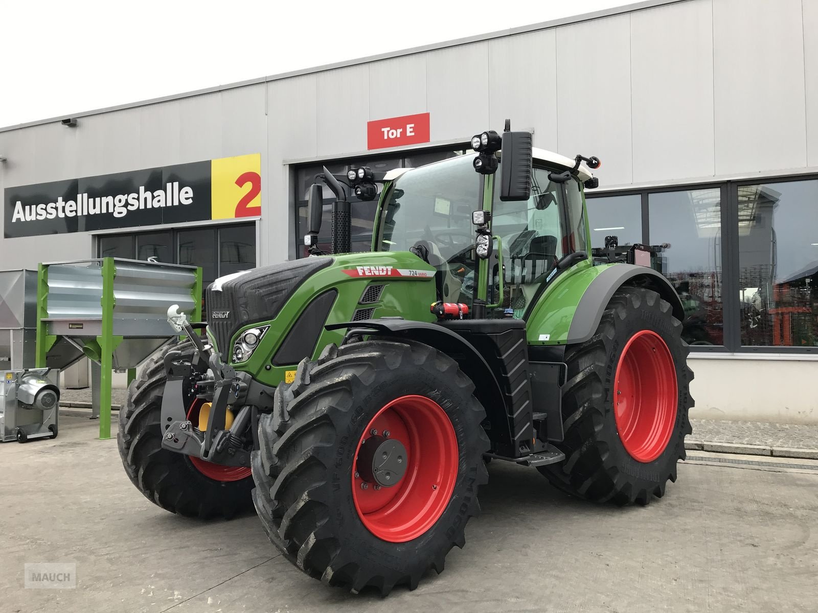 Traktor del tipo Fendt 724 Vario, Neumaschine In Burgkirchen (Immagine 1)