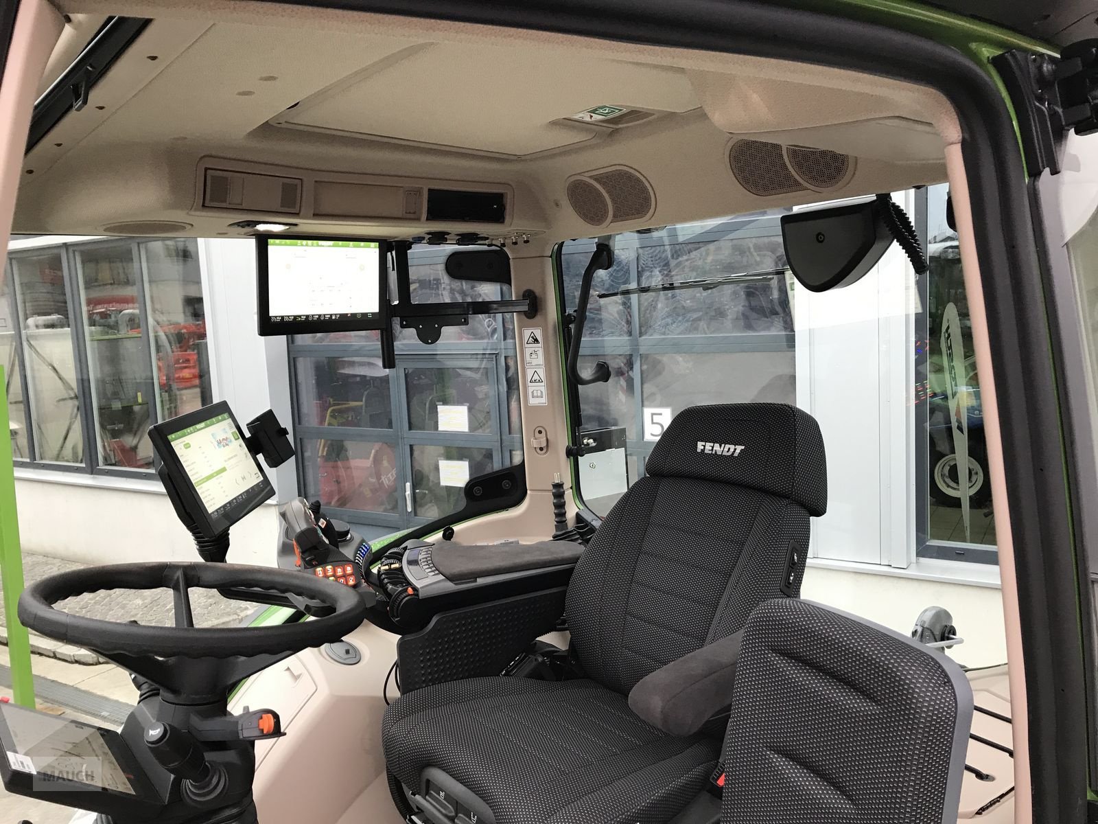 Traktor del tipo Fendt 724 Vario, Neumaschine In Burgkirchen (Immagine 4)