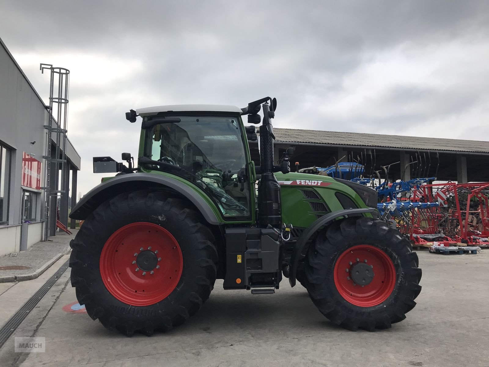 Traktor типа Fendt 724 Vario, Neumaschine в Burgkirchen (Фотография 4)