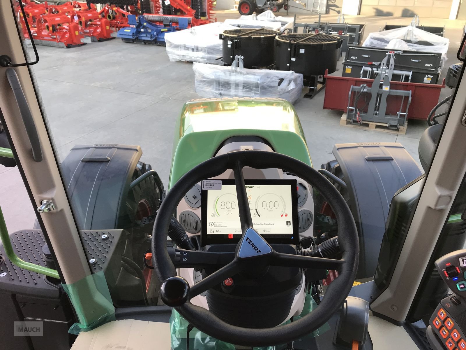 Traktor του τύπου Fendt 724 Vario, Neumaschine σε Burgkirchen (Φωτογραφία 14)