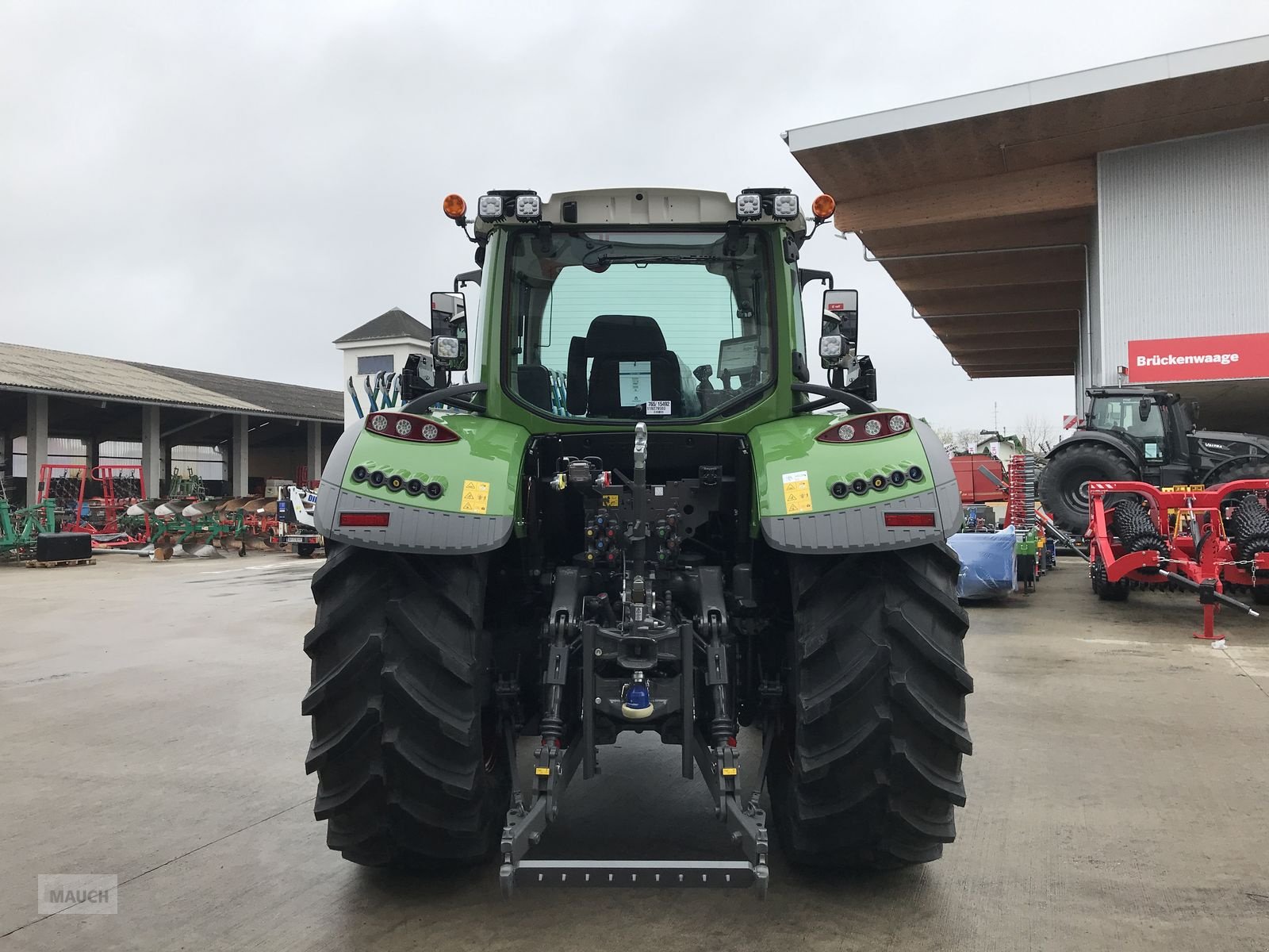 Traktor Türe ait Fendt 724 Vario, Neumaschine içinde Burgkirchen (resim 7)