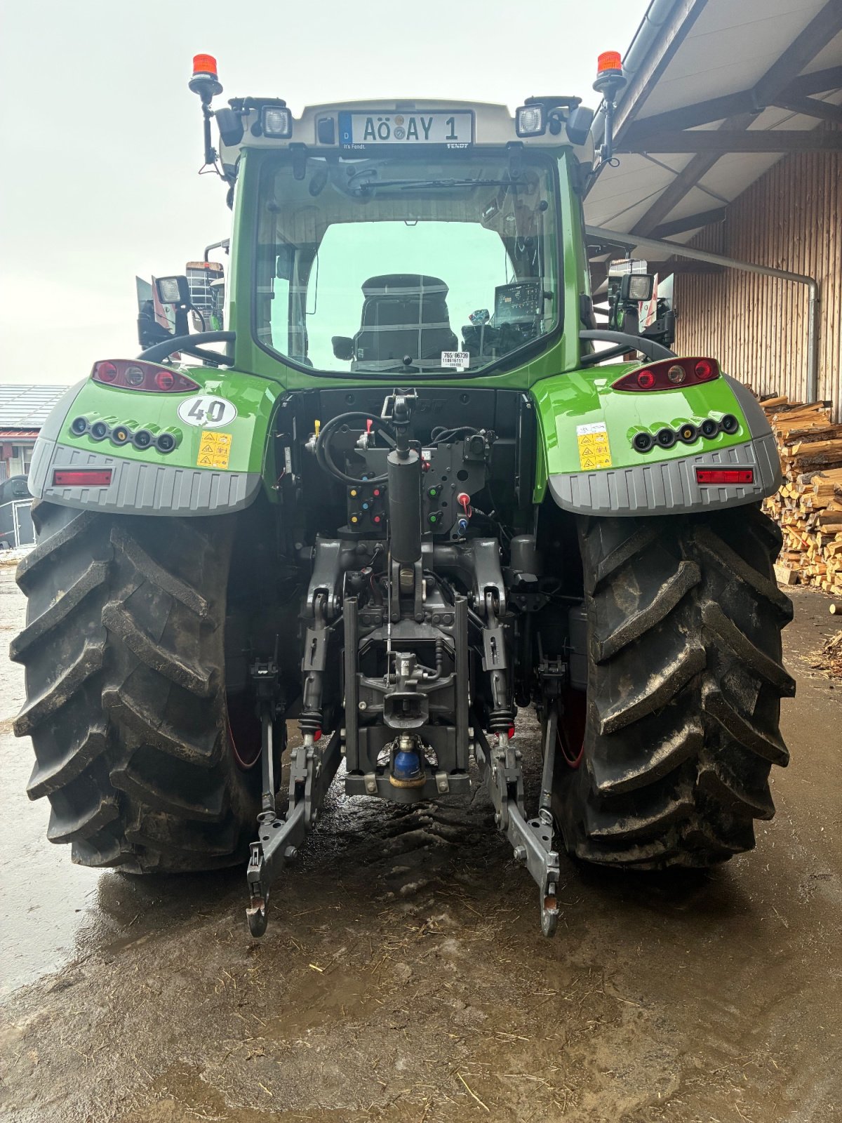 Traktor типа Fendt 724 Vario, Gebrauchtmaschine в Unterneukirchen (Фотография 3)