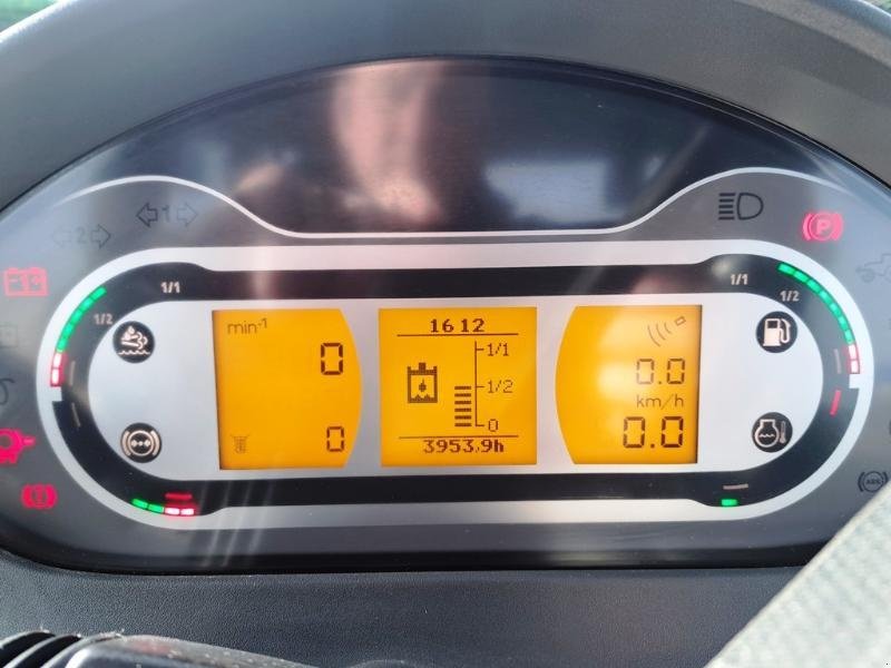 Traktor Türe ait Fendt 724, Gebrauchtmaschine içinde SAINT-GERMAIN DU PUY (resim 11)