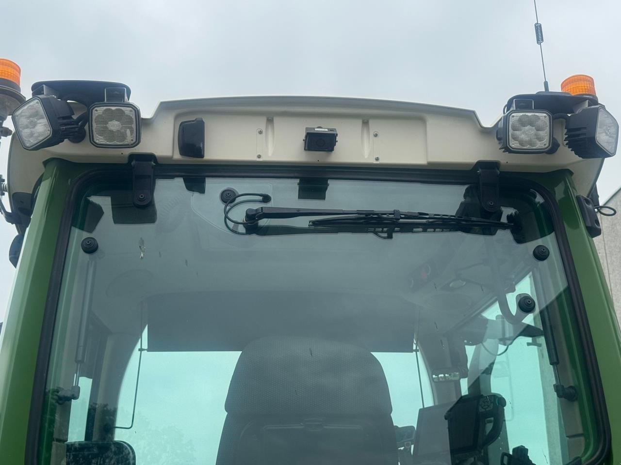 Traktor от тип Fendt 724, Gebrauchtmaschine в Næstved (Снимка 14)