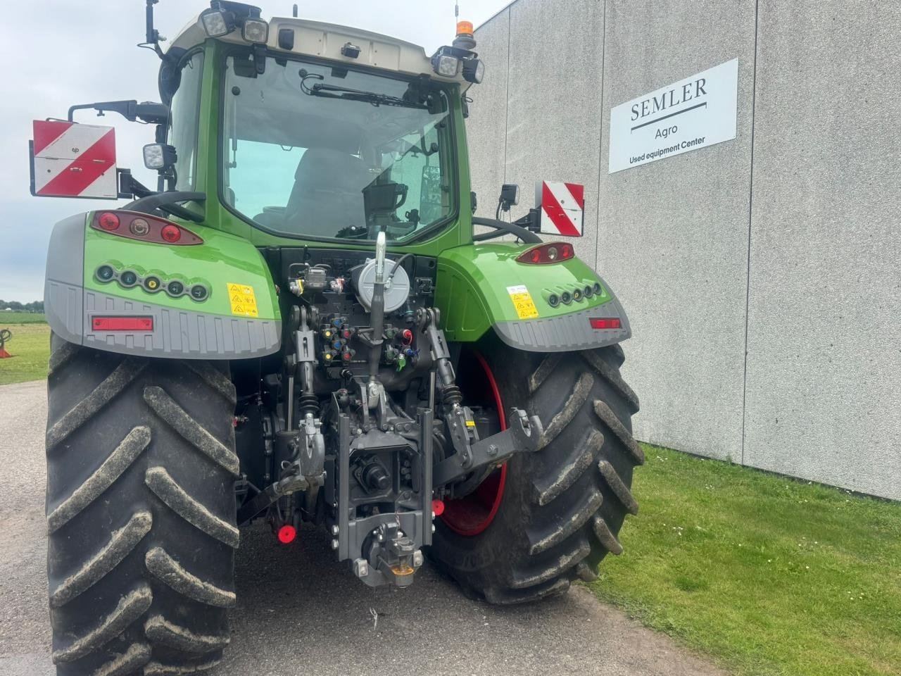Traktor от тип Fendt 724, Gebrauchtmaschine в Næstved (Снимка 16)