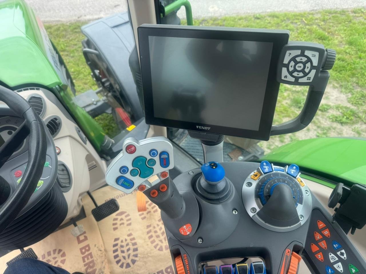 Traktor Türe ait Fendt 724, Gebrauchtmaschine içinde Saksøbing (resim 9)