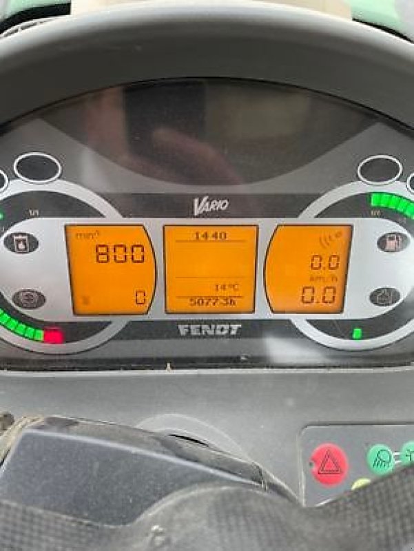 Traktor типа Fendt 724, Gebrauchtmaschine в Monferran-Savès (Фотография 10)