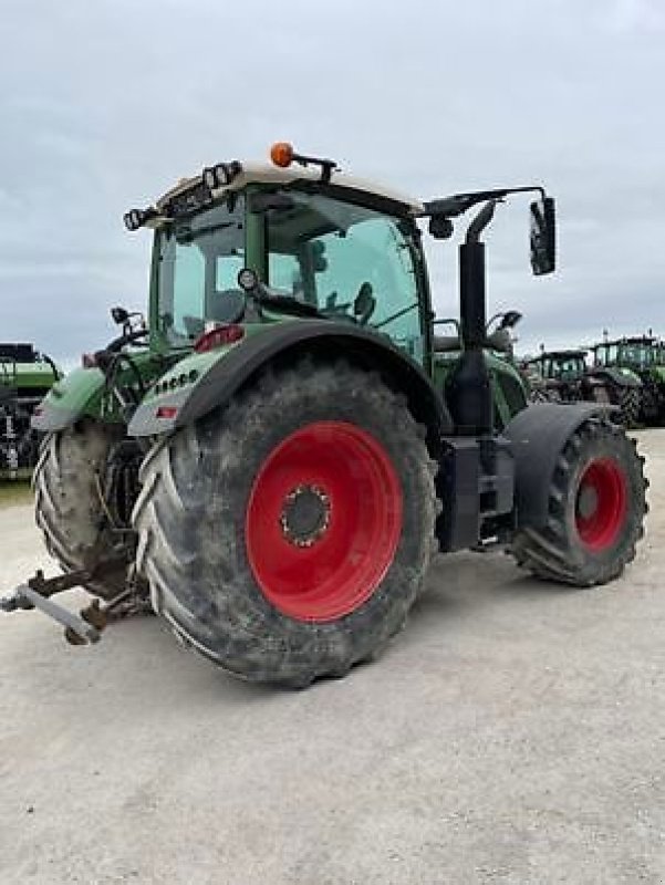 Traktor типа Fendt 724, Gebrauchtmaschine в Monferran-Savès (Фотография 7)