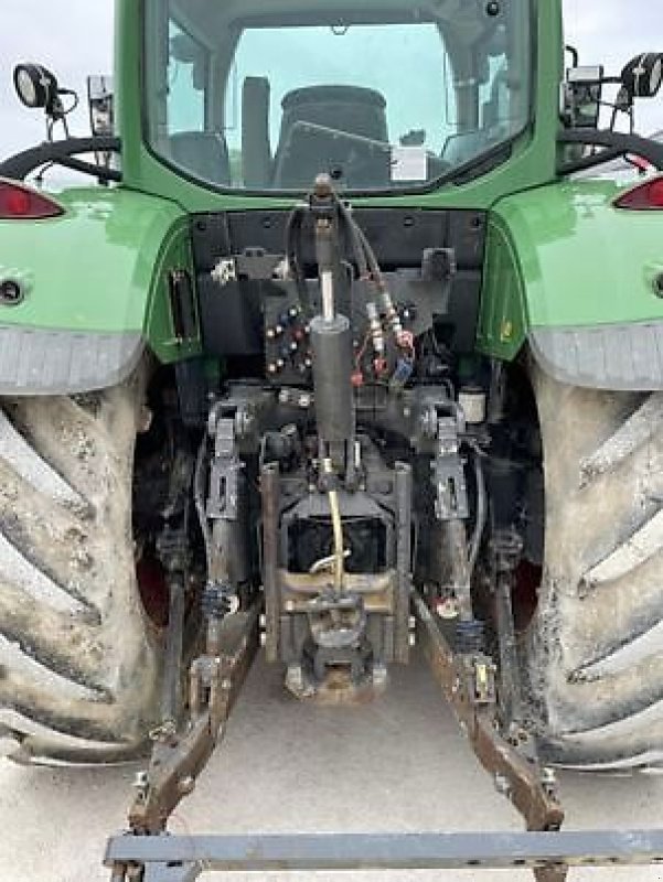 Traktor типа Fendt 724, Gebrauchtmaschine в Monferran-Savès (Фотография 5)