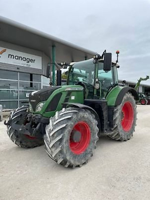 Traktor типа Fendt 724, Gebrauchtmaschine в Monferran-Savès (Фотография 1)