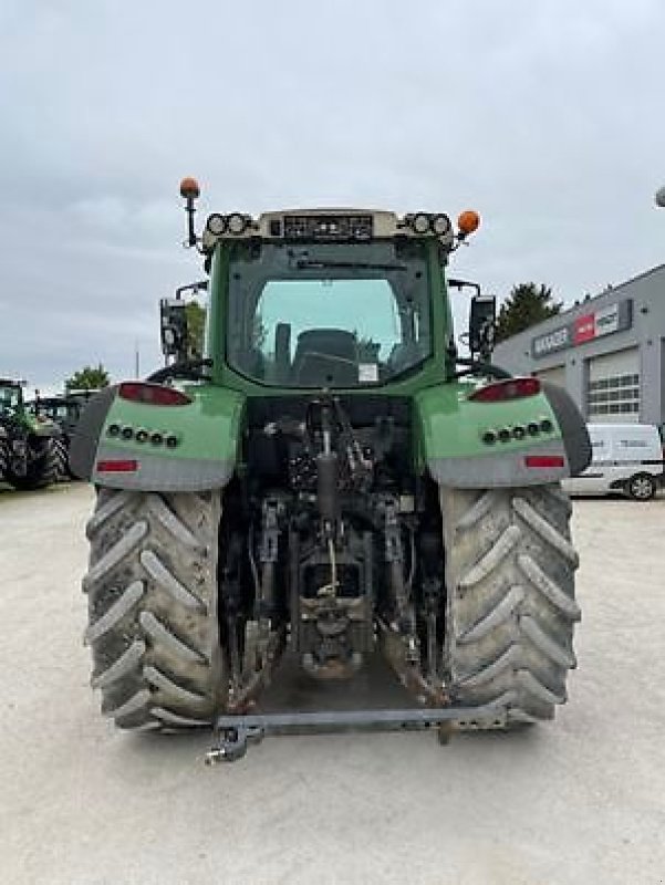 Traktor типа Fendt 724, Gebrauchtmaschine в Monferran-Savès (Фотография 8)