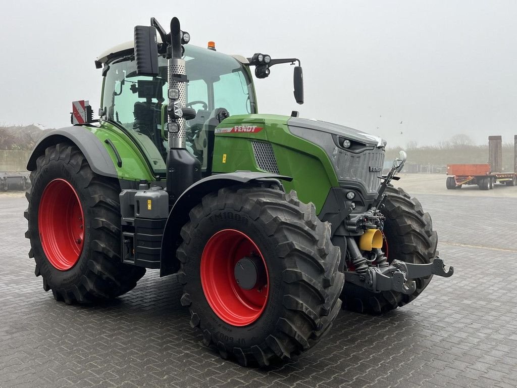 Traktor of the type Fendt 726 Vario Gen7 Profi Plus, Gebrauchtmaschine in Hapert (Picture 2)