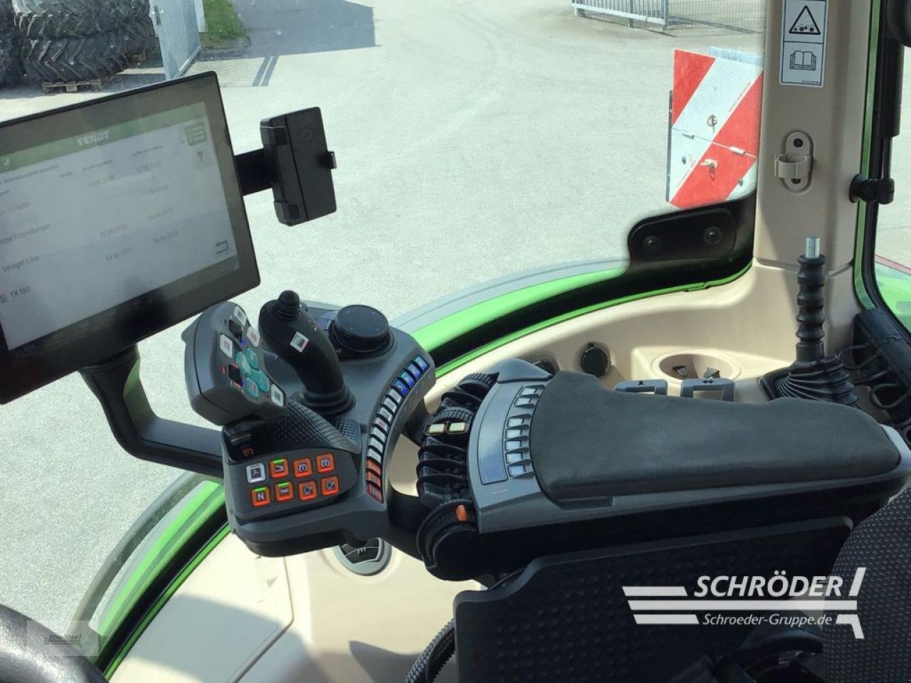 Traktor a típus Fendt 726 VARIO GEN7 PROFI PLUS, Neumaschine ekkor: Penzlin (Kép 12)