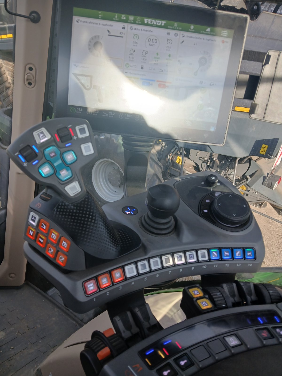 Traktor of the type Fendt 726 Vario, Gebrauchtmaschine in Niederviehbach (Picture 10)