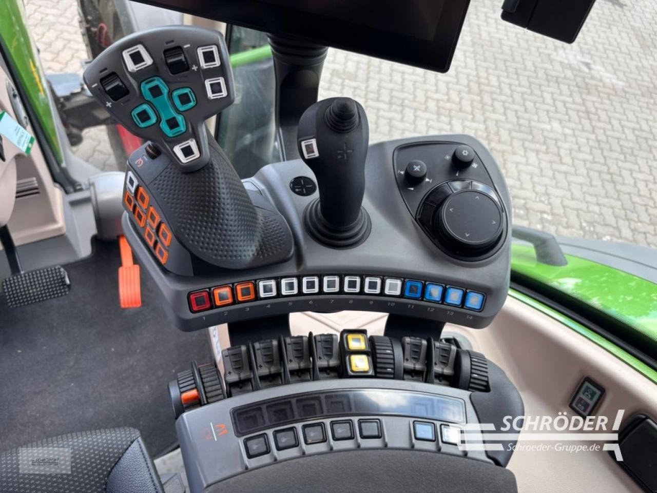 Traktor van het type Fendt 728 VARIO GEN7 PROFI PLUS, Gebrauchtmaschine in Lastrup (Foto 22)