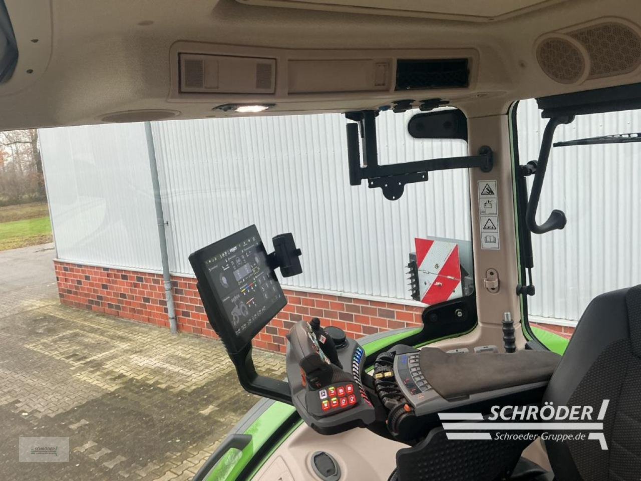 Traktor of the type Fendt 728 VARIO GEN7 PROFI PLUS, Gebrauchtmaschine in Lastrup (Picture 3)