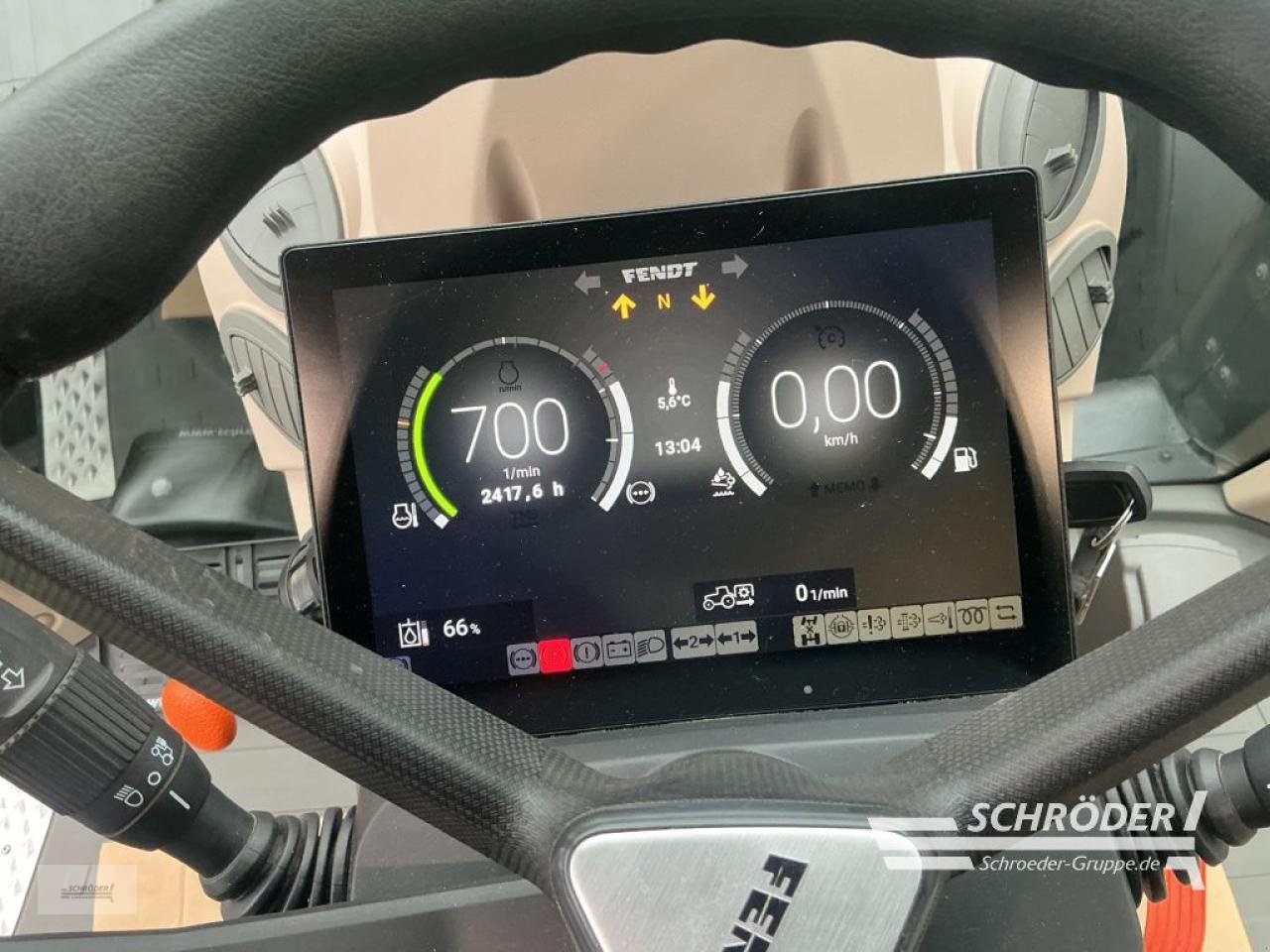 Traktor of the type Fendt 728 VARIO GEN7 PROFI PLUS, Gebrauchtmaschine in Lastrup (Picture 5)