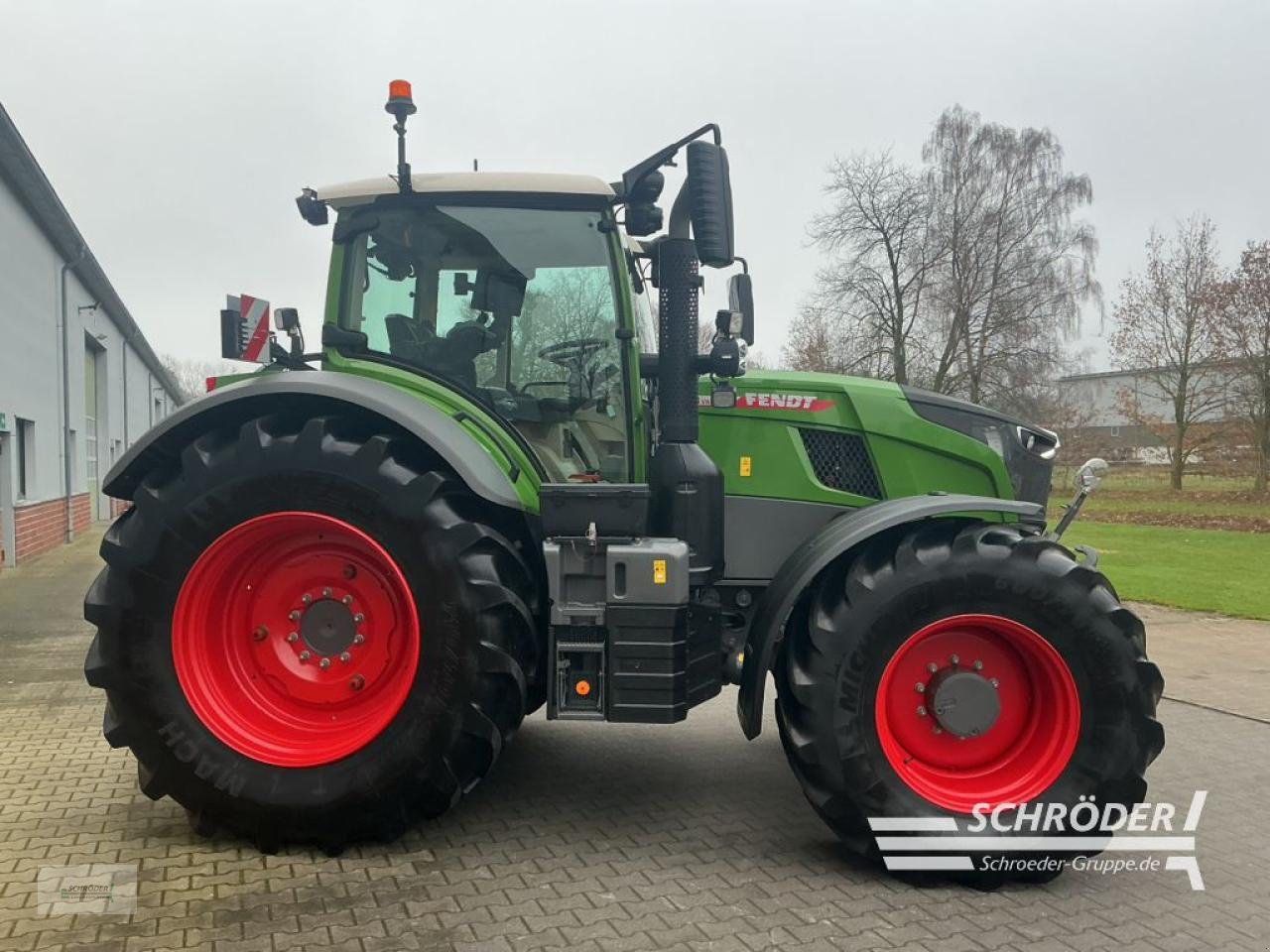 Traktor of the type Fendt 728 VARIO GEN7 PROFI PLUS, Gebrauchtmaschine in Lastrup (Picture 10)