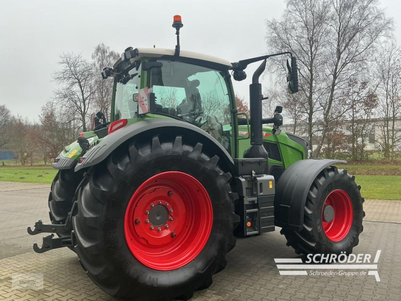 Traktor of the type Fendt 728 VARIO GEN7 PROFI PLUS, Gebrauchtmaschine in Lastrup (Picture 11)