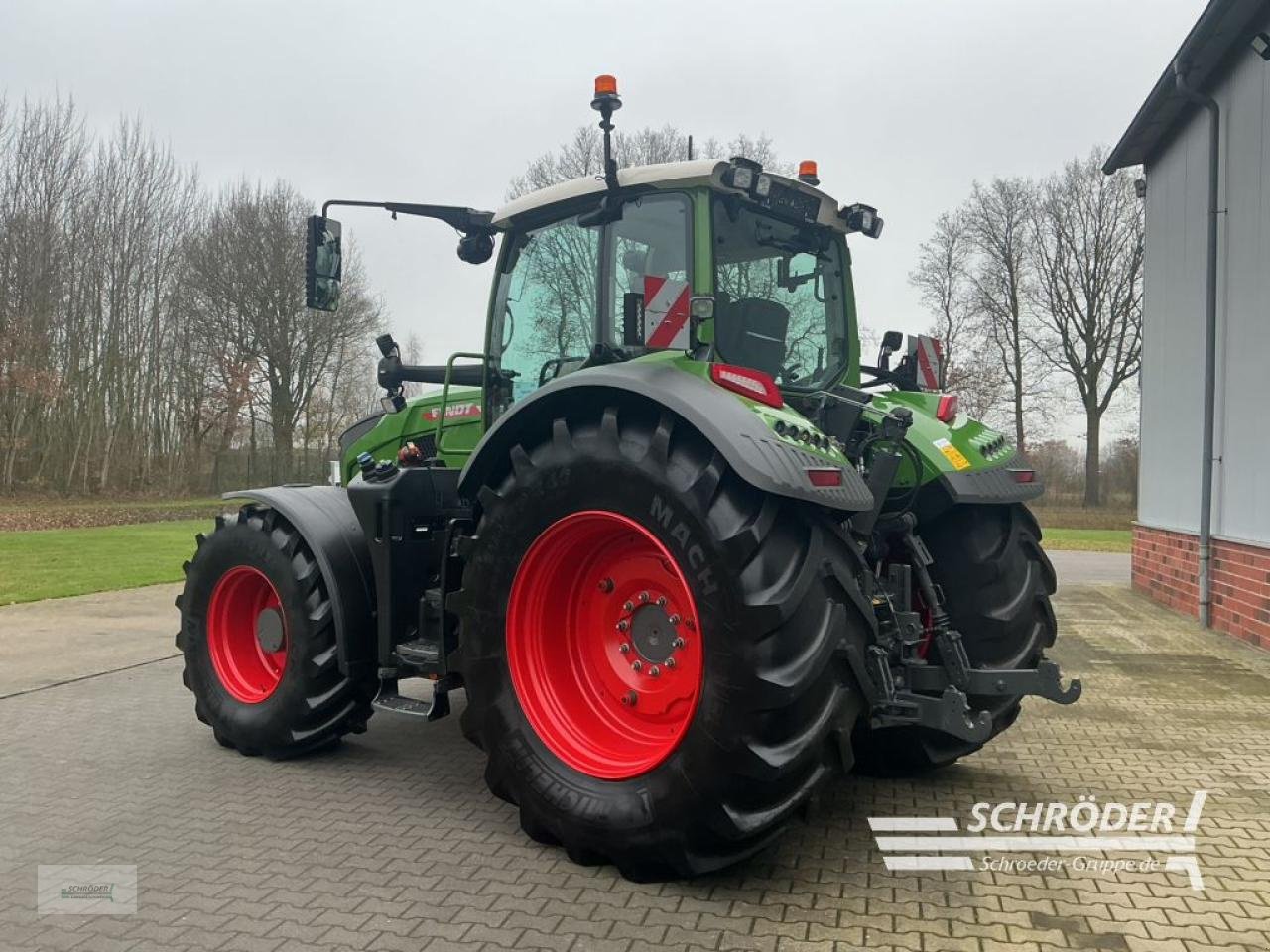 Traktor of the type Fendt 728 VARIO GEN7 PROFI PLUS, Gebrauchtmaschine in Lastrup (Picture 13)