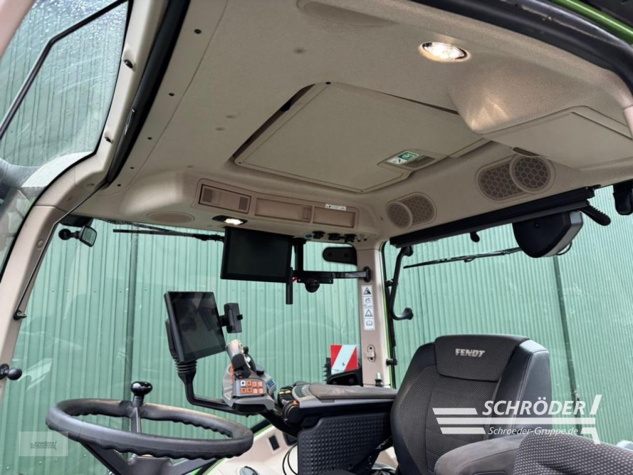 Traktor van het type Fendt 728 VARIO GEN7 PROFI PLUS, Neumaschine in Twistringen (Foto 16)