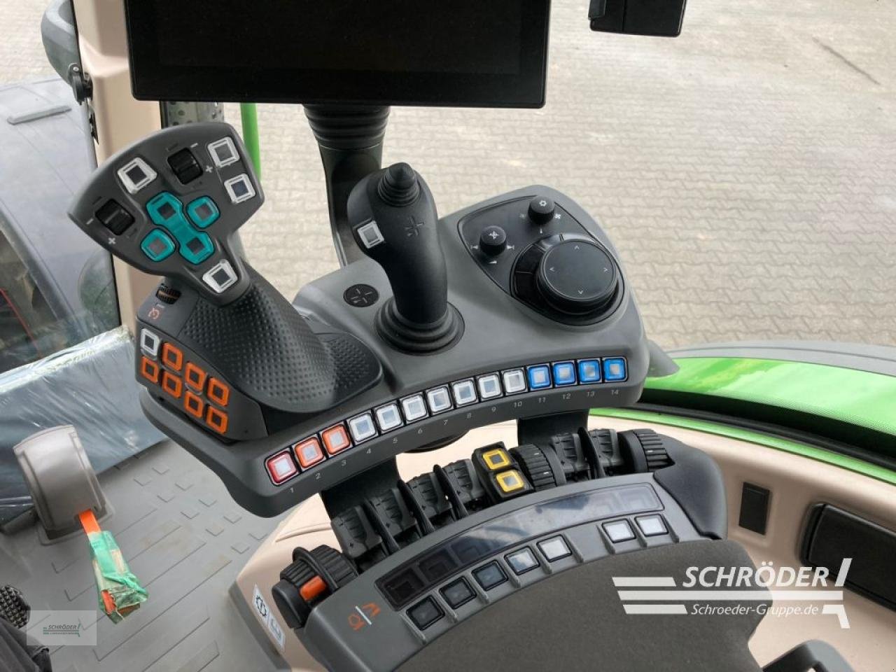 Traktor от тип Fendt 728 VARIO GEN7 PROFI PLUS, Neumaschine в Jerichow - Kleinmangelsdorf (Снимка 14)