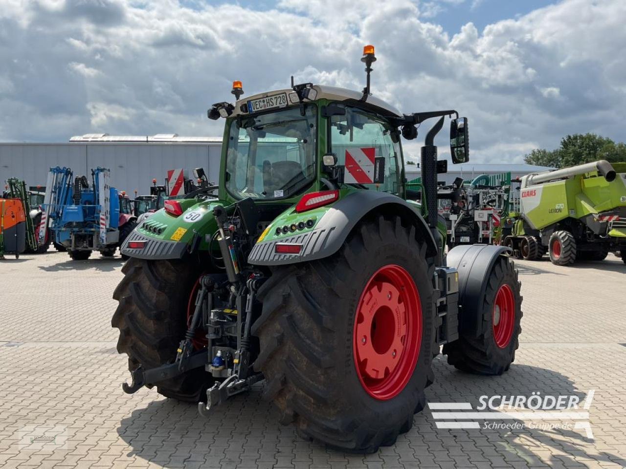 Traktor van het type Fendt 728 VARIO GEN7 PROFI PLUS, Neumaschine in Westerstede (Foto 3)