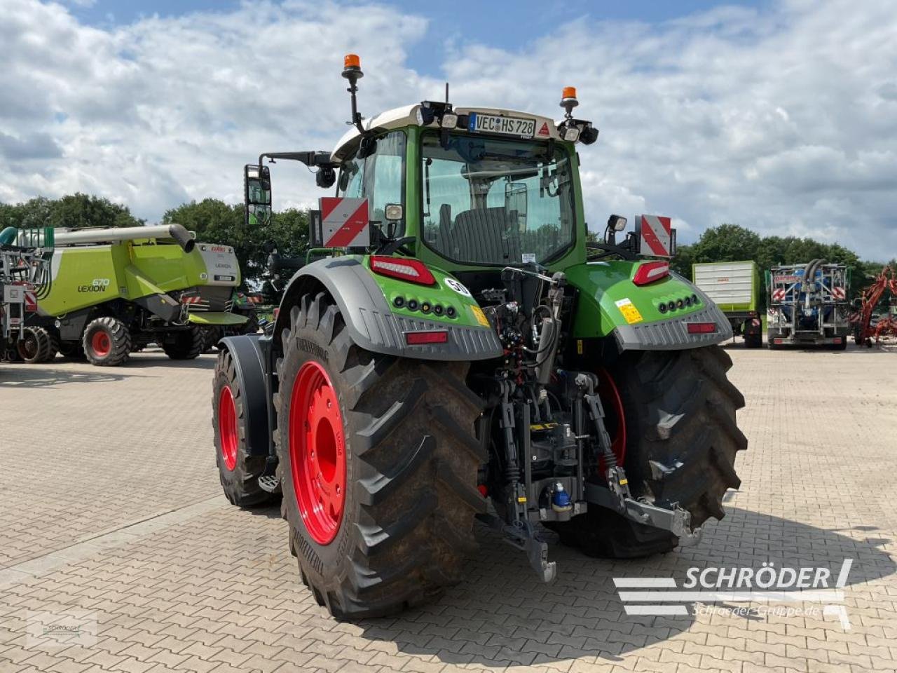 Traktor van het type Fendt 728 VARIO GEN7 PROFI PLUS, Neumaschine in Westerstede (Foto 4)