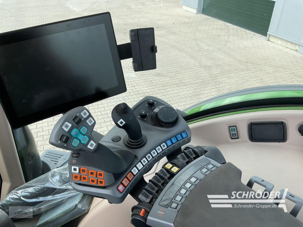 Traktor van het type Fendt 728 VARIO GEN7 PROFI PLUS, Neumaschine in Westerstede (Foto 14)