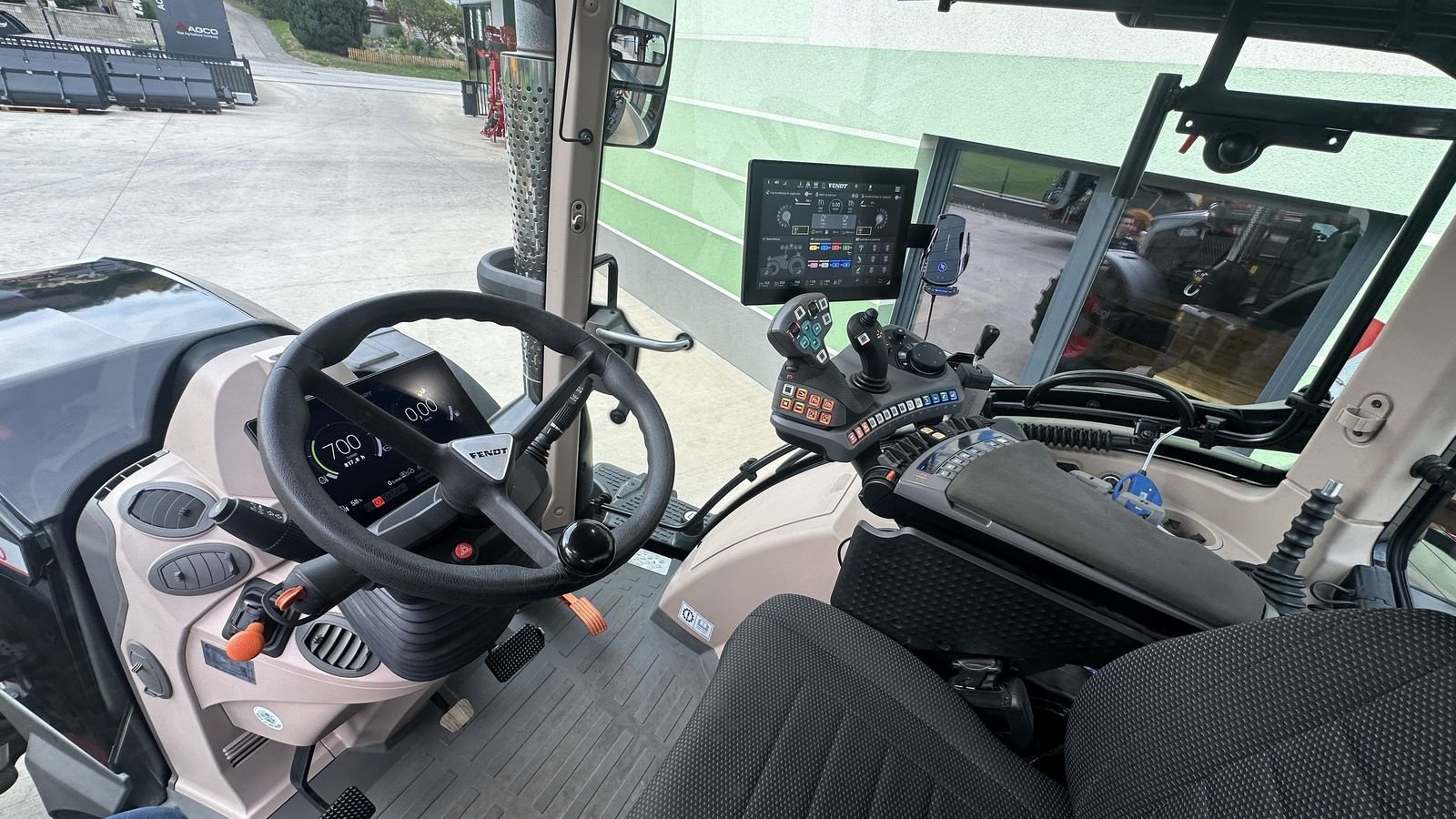 Traktor типа Fendt 728 Vario Gen7 Profi Setting 2, Gebrauchtmaschine в Hürm (Фотография 12)