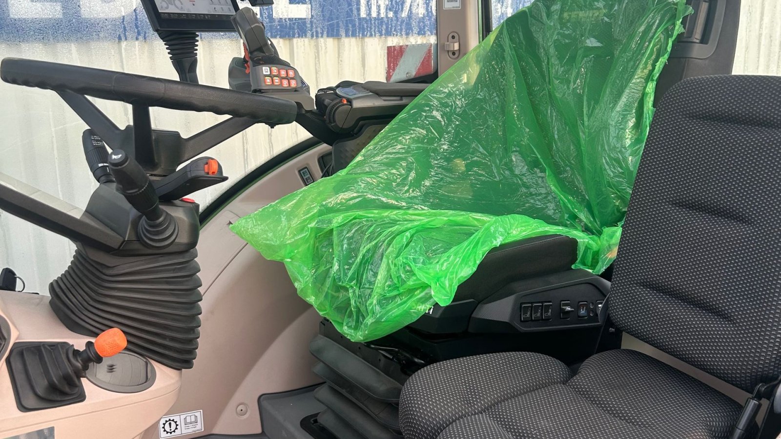 Traktor des Typs Fendt 728 Vario Gen7 Profi+ Setting2 Alt udstyr, Gebrauchtmaschine in Rødekro (Bild 12)