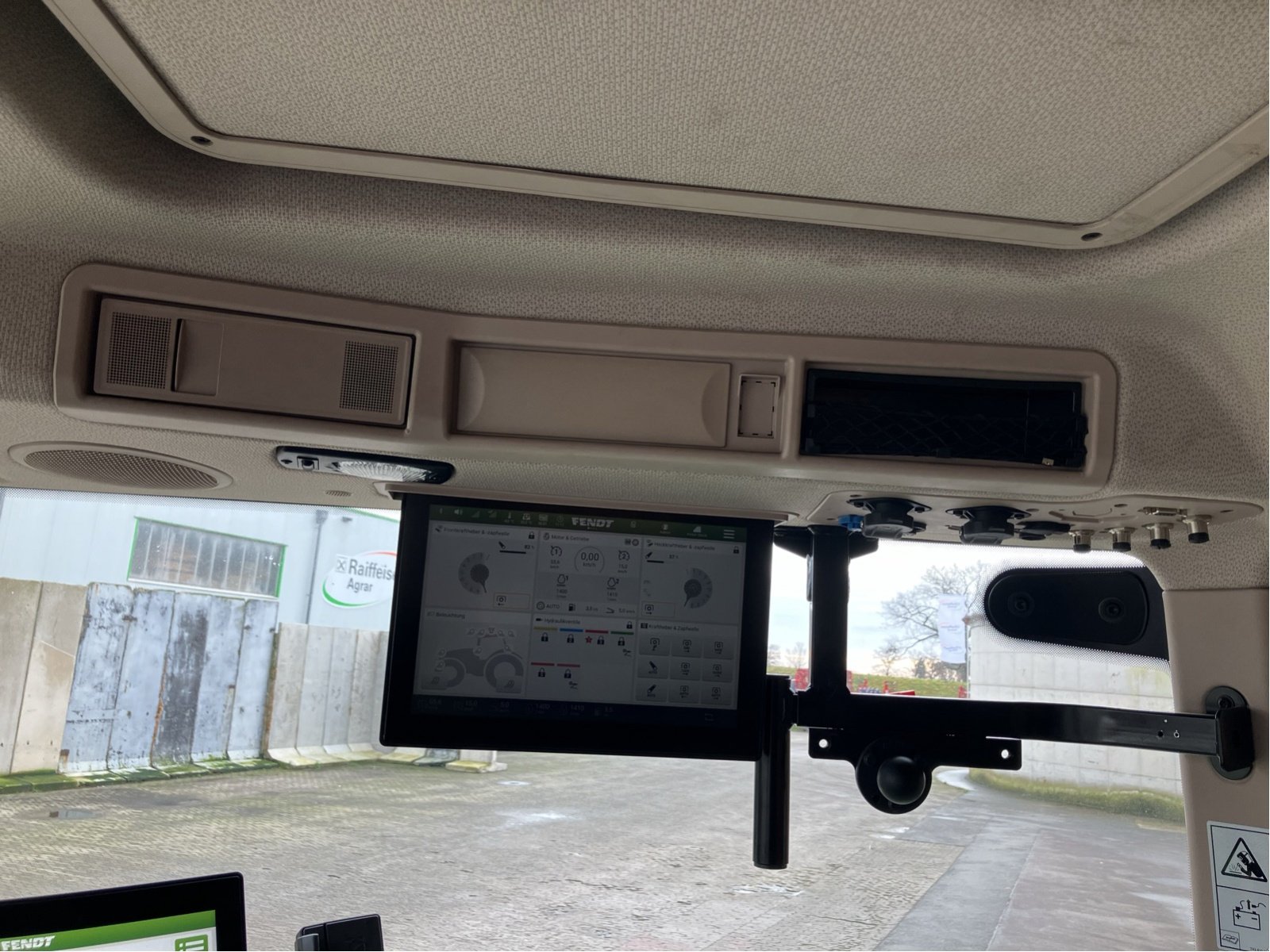 Traktor van het type Fendt 728 Vario Gen7 Profi+ Setting2, Gebrauchtmaschine in Hillerse (Foto 3)