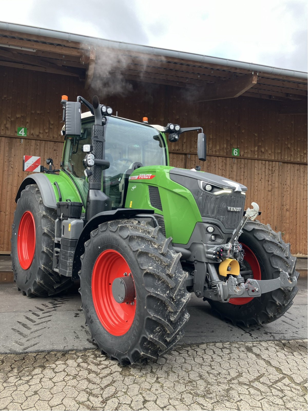 Traktor van het type Fendt 728 Vario Gen7 Profi+ Setting2, Gebrauchtmaschine in Hillerse (Foto 2)