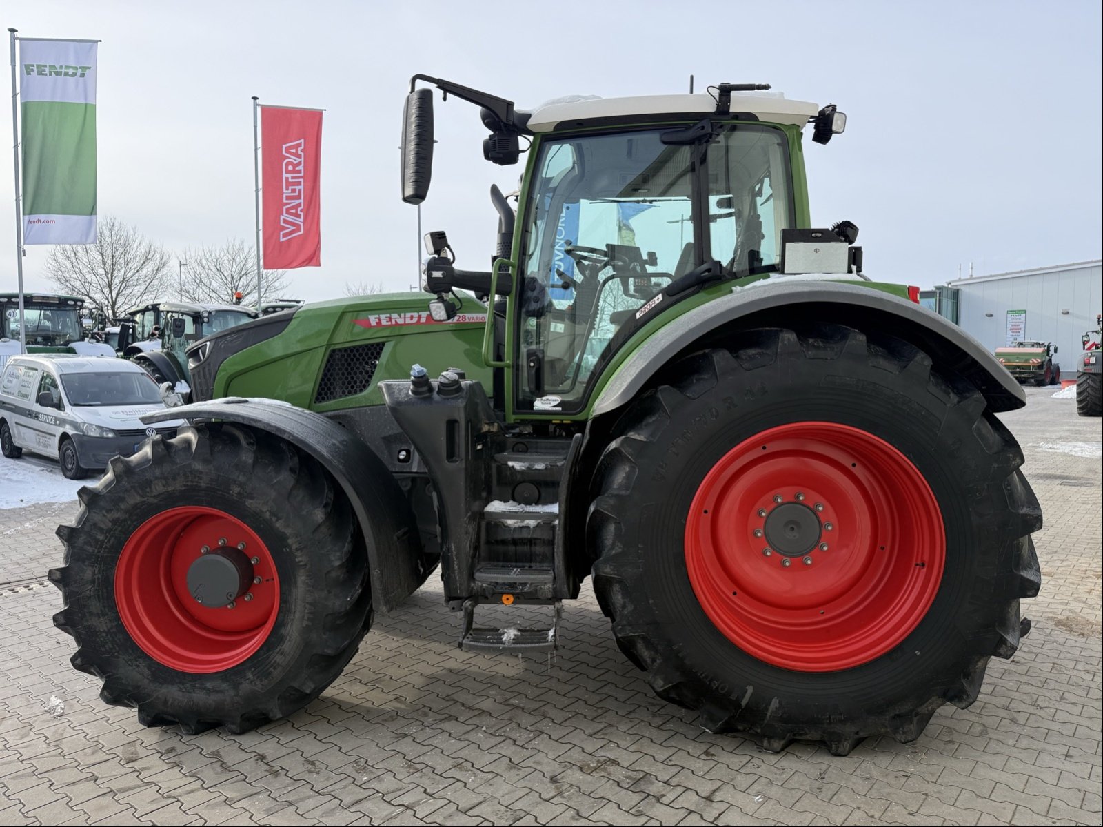 Traktor типа Fendt 728 Vario Gen7 ProfiPlus, Gebrauchtmaschine в Bad Oldesloe (Фотография 3)