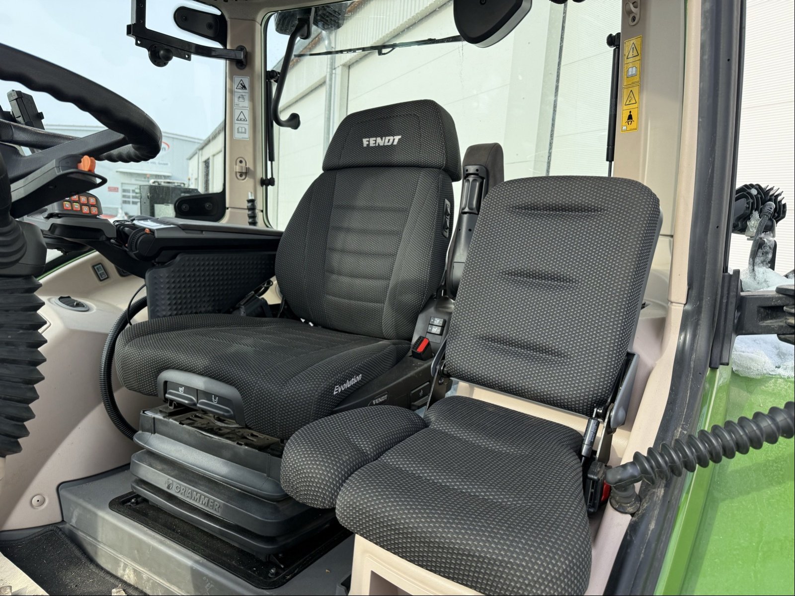 Traktor типа Fendt 728 Vario Gen7 ProfiPlus, Gebrauchtmaschine в Bad Oldesloe (Фотография 9)