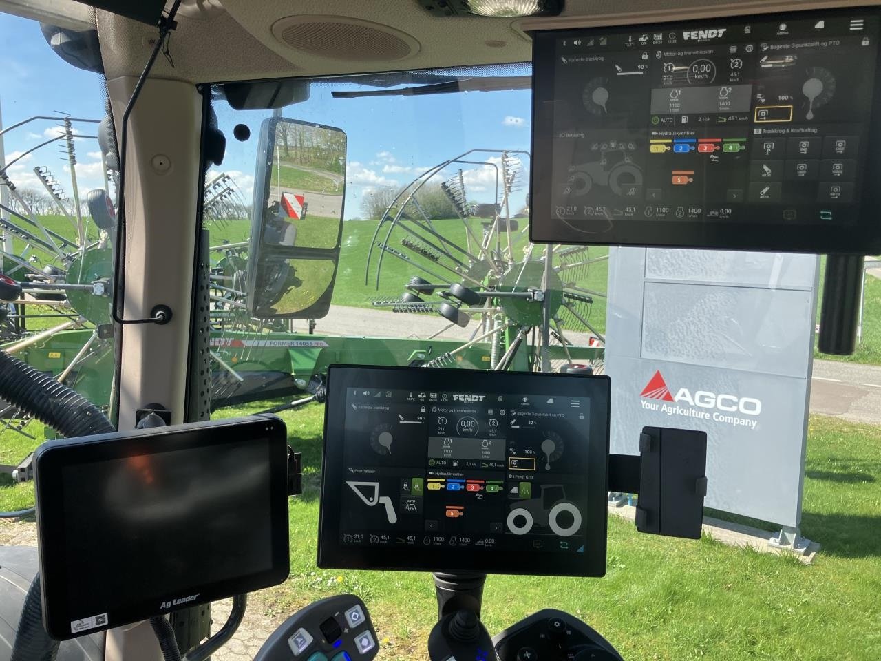 Traktor of the type Fendt 728 VARIO GEN7, Gebrauchtmaschine in Grindsted (Picture 8)