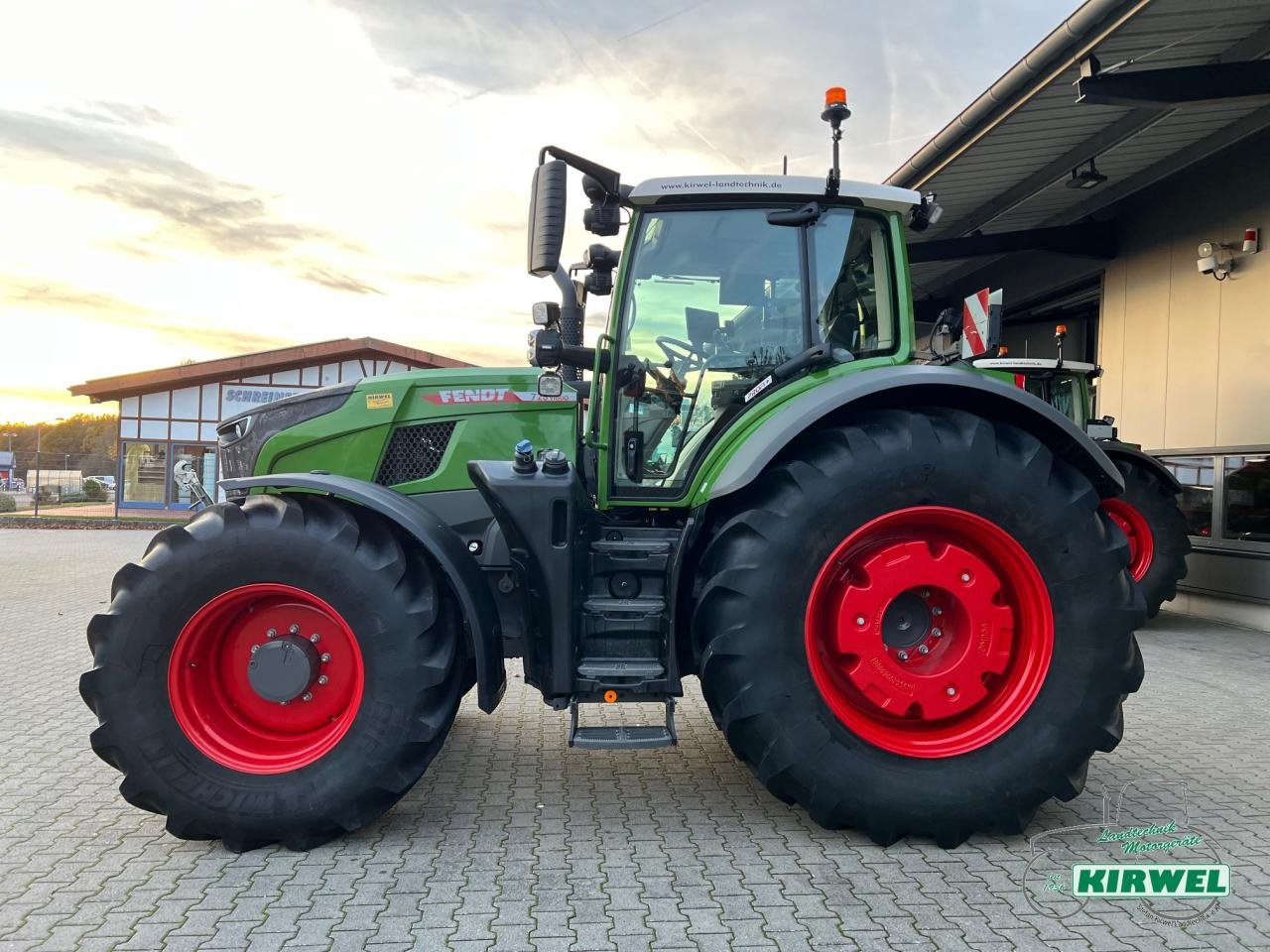 Traktor des Typs Fendt 728 Vario Gen7, Vorführmaschine in Blankenheim (Bild 3)