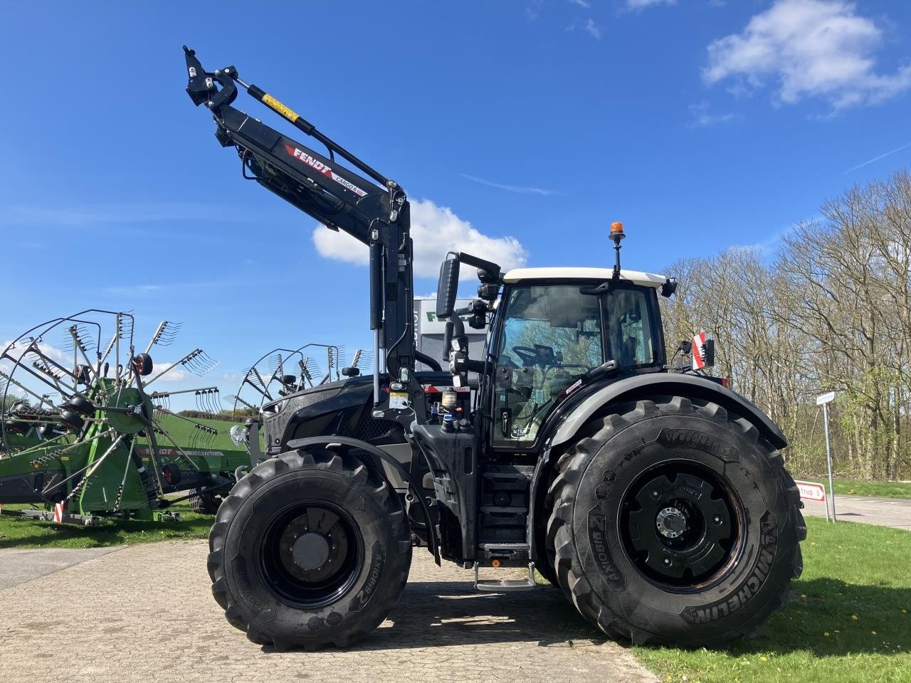 Traktor des Typs Fendt 728 VARIO GEN7, Gebrauchtmaschine in Suldrup (Bild 3)