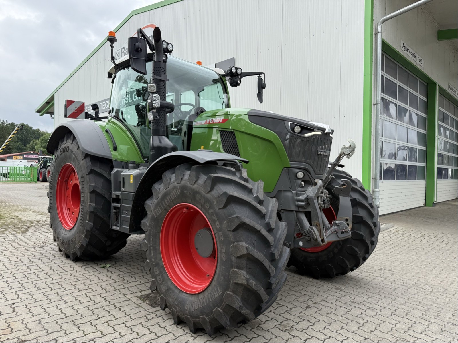 Traktor des Typs Fendt 728 Vario Gen7, Gebrauchtmaschine in Bad Oldesloe (Bild 1)
